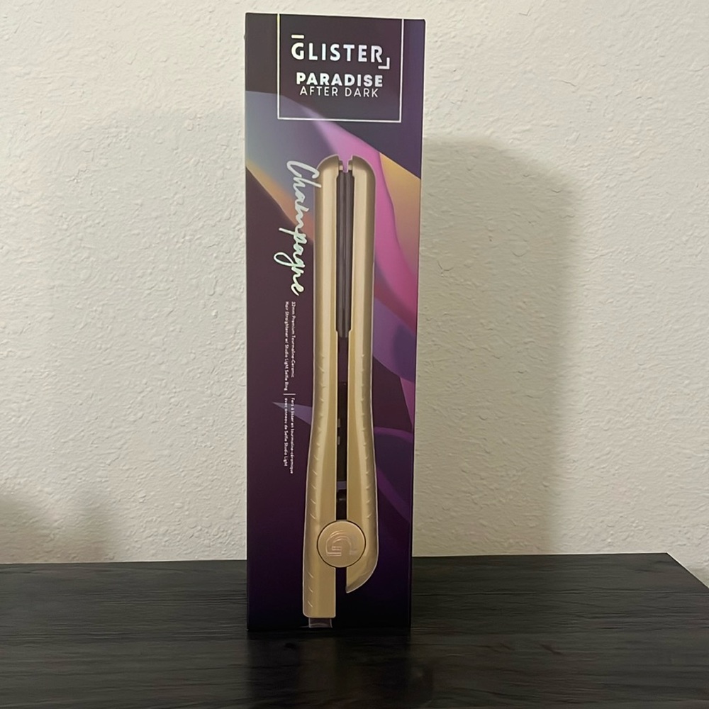 Glister ceramic hair straightener in champagne with selfie ring